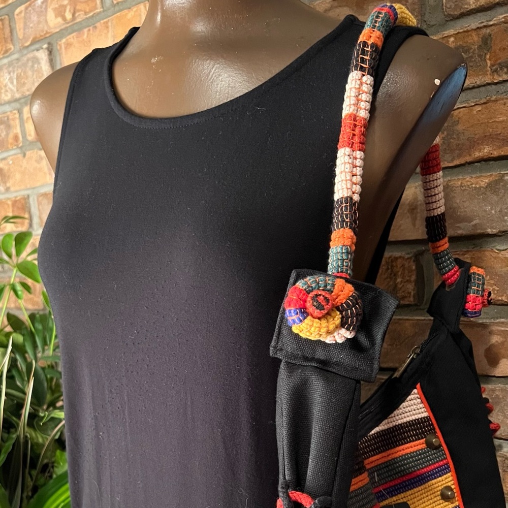 BNWT BU ZHI YUN PURSE.  HOBO STYLE BAG WITH LOTS OF STORAGE SPACE! GREAT DEAL!!! - Picture 3 of 14